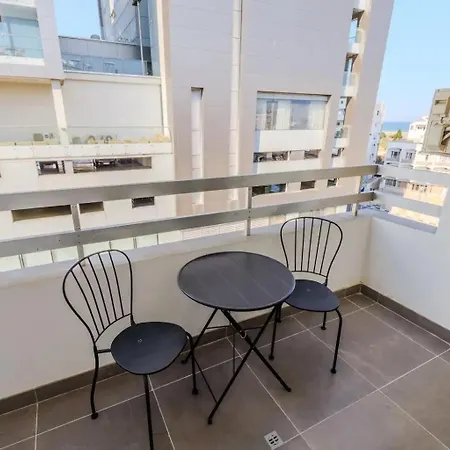 Apartman Sea View 2br - Next To Radisson Blu And Port Lárnaka