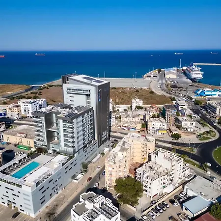 Sea View 2br - Next To Radisson Blu And Port